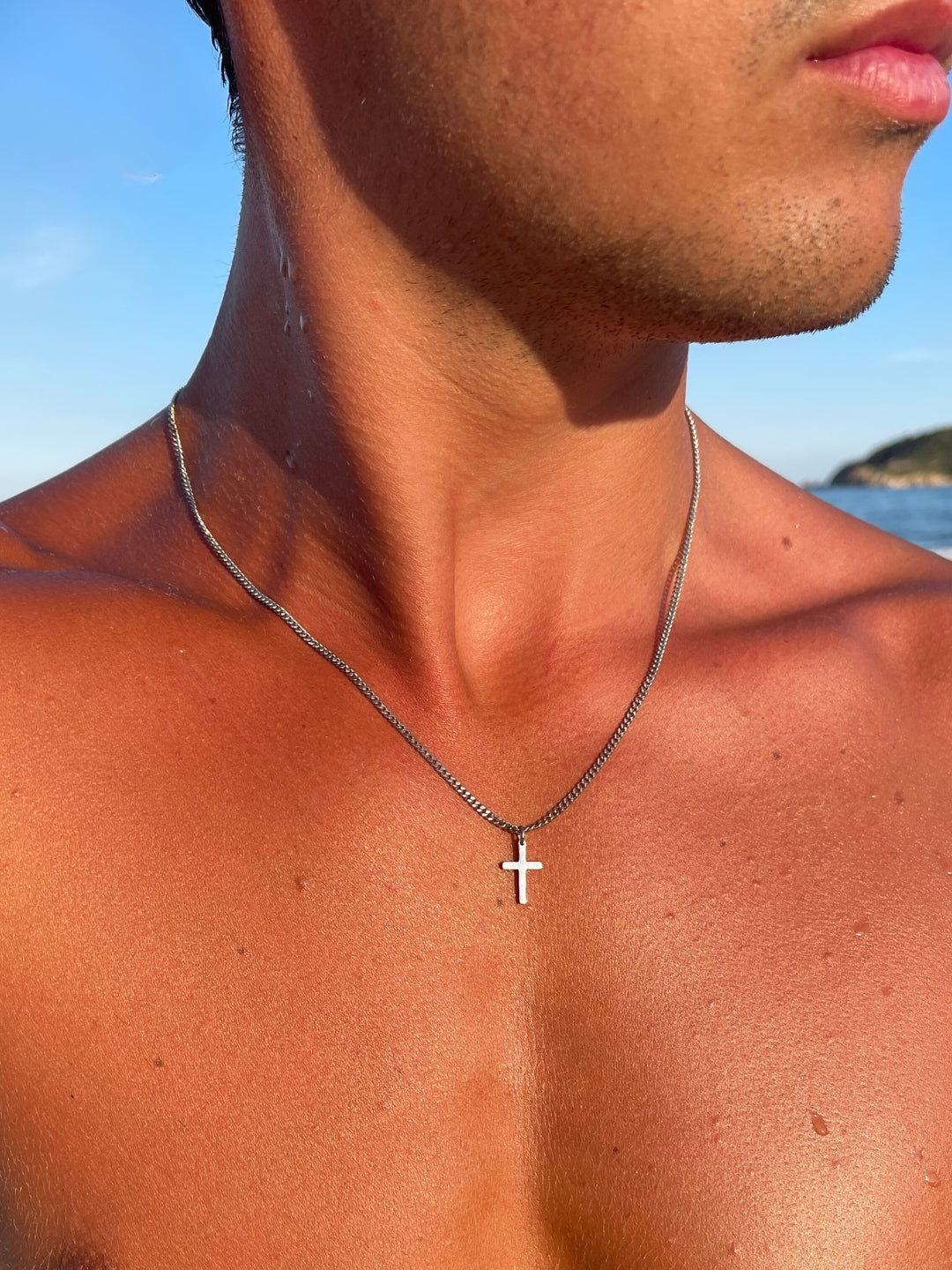 Cadena Cruz ( Bañada oro 18K )